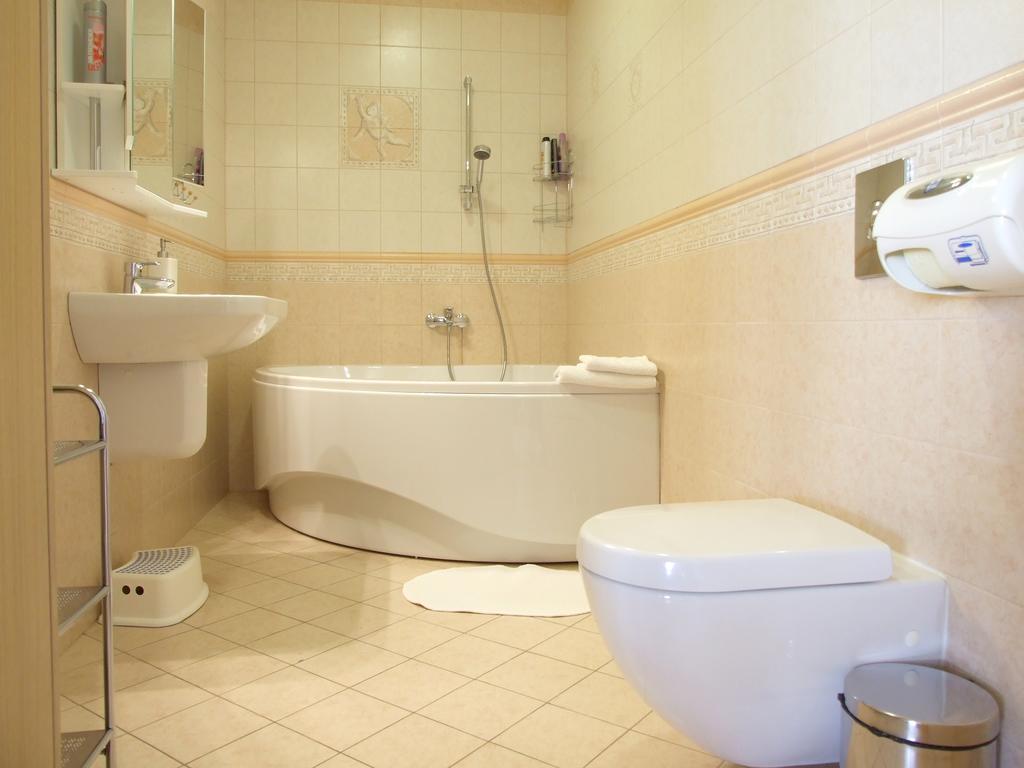 Sunlit Loft Apartment Riga Phòng bức ảnh